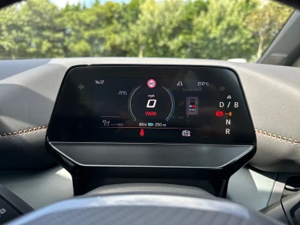 Vehicle Thumbnail 18