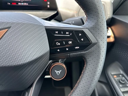 Vehicle Thumbnail 26