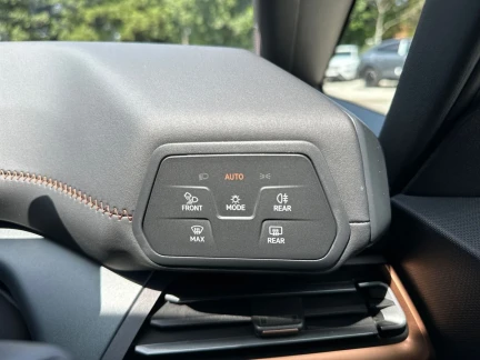 Vehicle Thumbnail 30