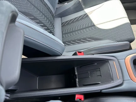 Vehicle Thumbnail 32