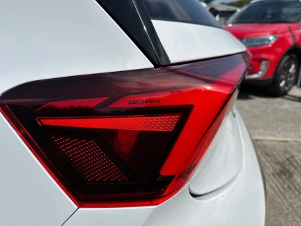 Vehicle Thumbnail 38