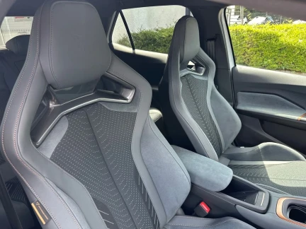 Vehicle Thumbnail 10