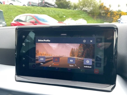 Vehicle Thumbnail 28