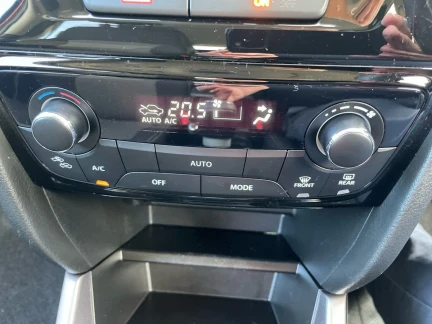 Vehicle Thumbnail 12