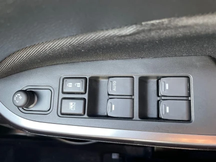 Vehicle Thumbnail 13