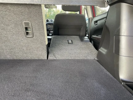 Vehicle Thumbnail 30