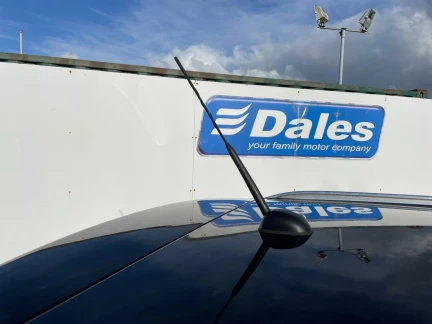 Vehicle Thumbnail 32