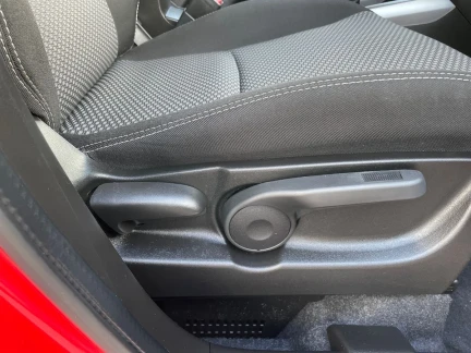 Vehicle Thumbnail 33