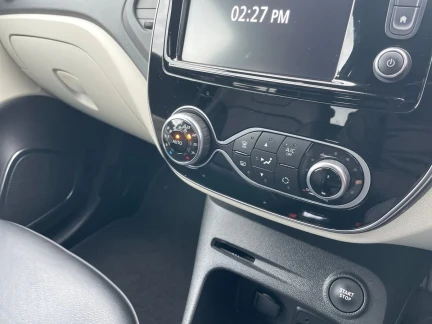 Vehicle Thumbnail 12