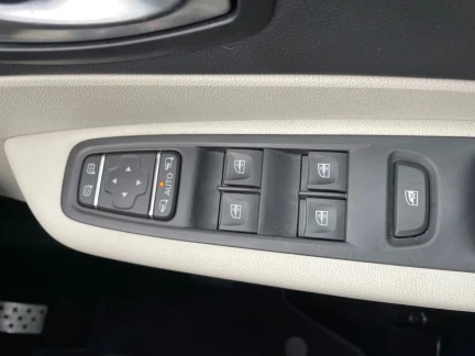 Vehicle Thumbnail 13