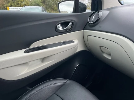 Vehicle Thumbnail 28