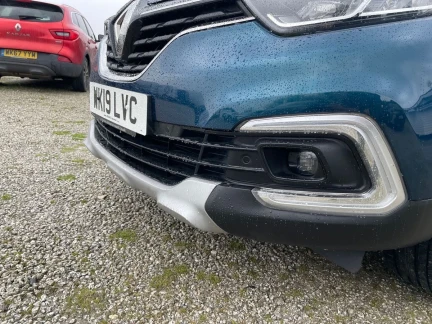 Vehicle Thumbnail 32