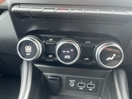 Vehicle Thumbnail 12