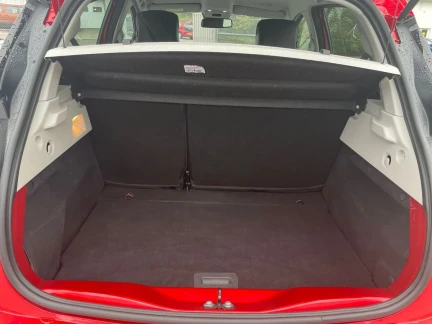 Vehicle Thumbnail 20