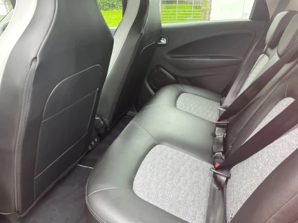 Vehicle Thumbnail 24