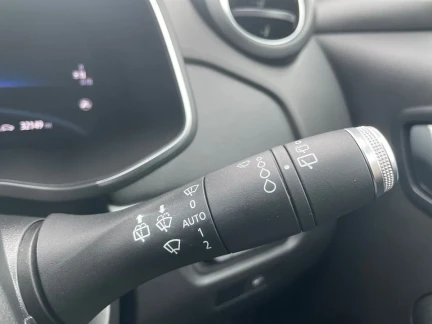 Vehicle Thumbnail 28