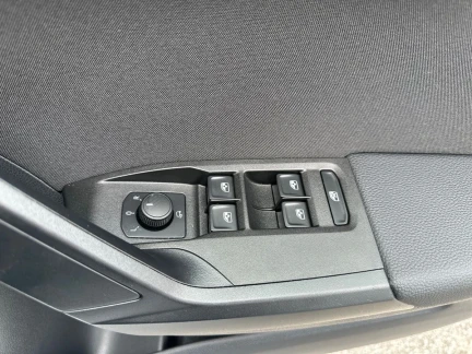 Vehicle Thumbnail 13