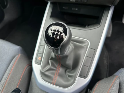 Vehicle Thumbnail 28