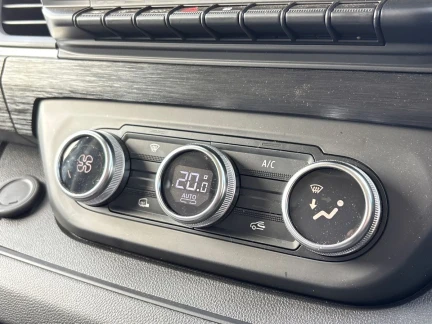 Vehicle Thumbnail 13