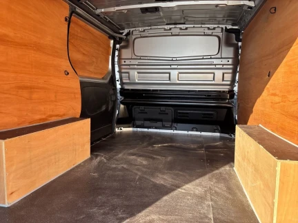 Vehicle Thumbnail 21