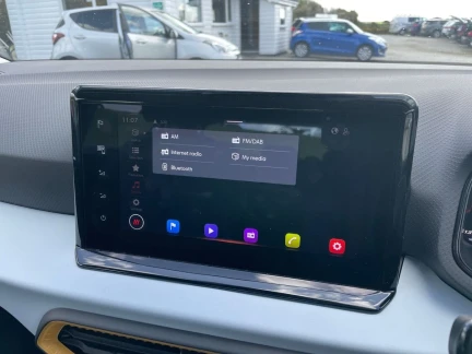 Vehicle Thumbnail 15