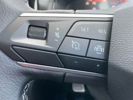 Vehicle Thumbnail 19