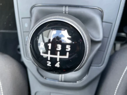 Vehicle Thumbnail 27