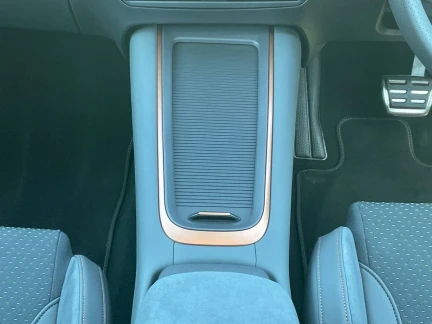 Vehicle Thumbnail 12