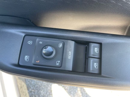 Vehicle Thumbnail 14