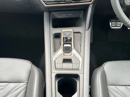 Vehicle Thumbnail 12