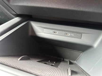 Vehicle Thumbnail 31