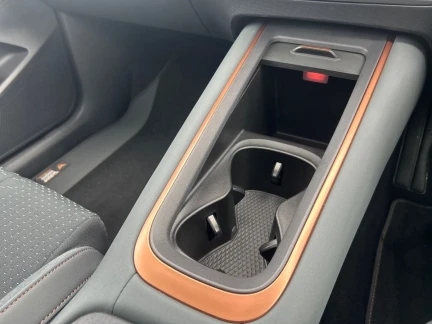 Vehicle Thumbnail 12