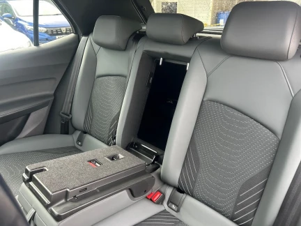 Vehicle Thumbnail 24