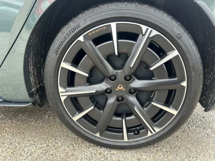 Vehicle Thumbnail 28