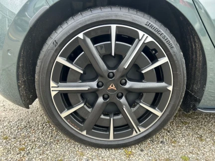 Vehicle Thumbnail 30