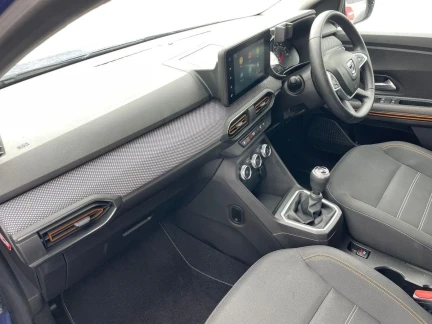 Vehicle Thumbnail 10