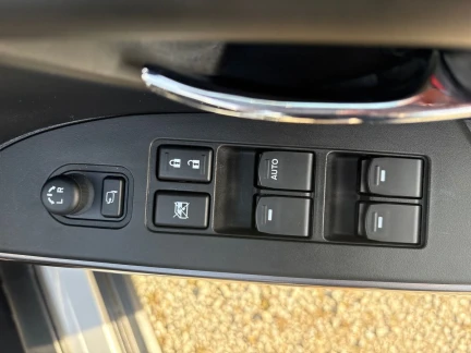 Vehicle Thumbnail 14