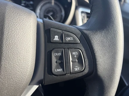 Vehicle Thumbnail 22