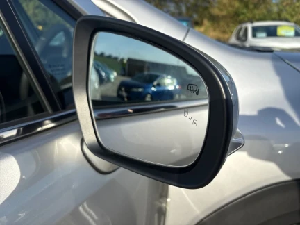 Vehicle Thumbnail 32