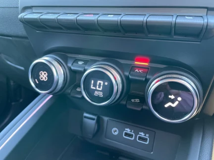 Vehicle Thumbnail 13