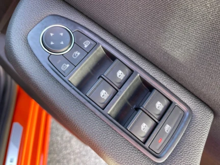 Vehicle Thumbnail 14