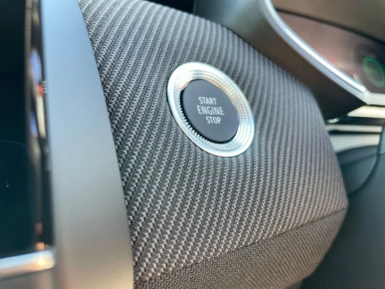 Vehicle Thumbnail 25