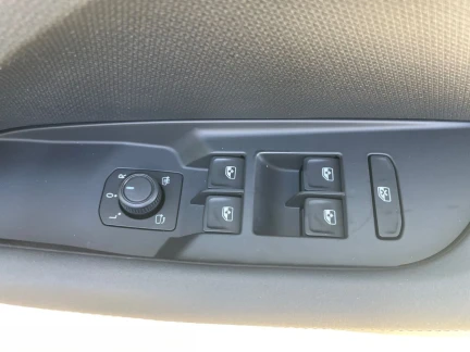 Vehicle Thumbnail 14