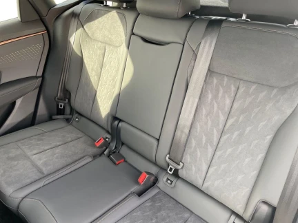 Vehicle Thumbnail 20