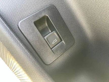 Vehicle Thumbnail 24