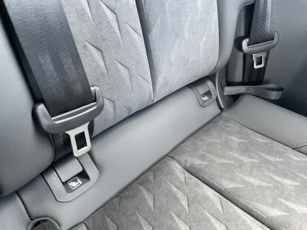 Vehicle Thumbnail 26