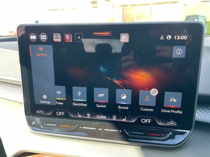 Vehicle Thumbnail 38