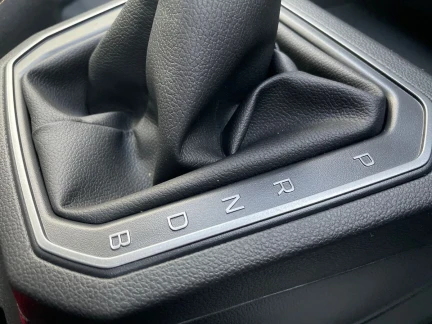 Vehicle Thumbnail 24