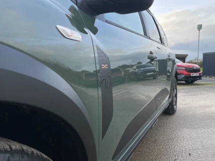 Vehicle Thumbnail 35