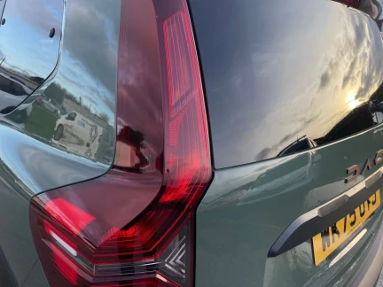 Vehicle Thumbnail 37